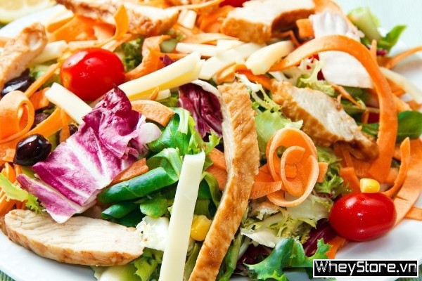 7 cách làm salad ức gà đơn giản ngon hết nấc cho người eat clean