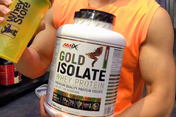 (Hình ảnh chỉ mang tính chất minh họa: Sản phẩm Amix Gold Isolate Whey Protein 5lbs)