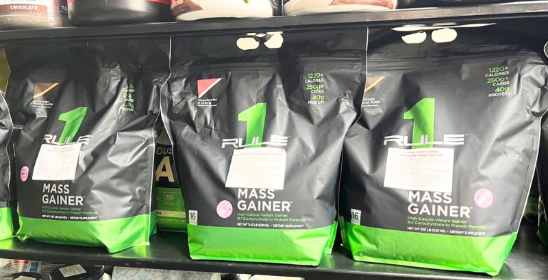 (Hình ảnh chỉ mang tính chất minh họa: Sản phẩm Rule1 Mass Gainer 11.5lbs)