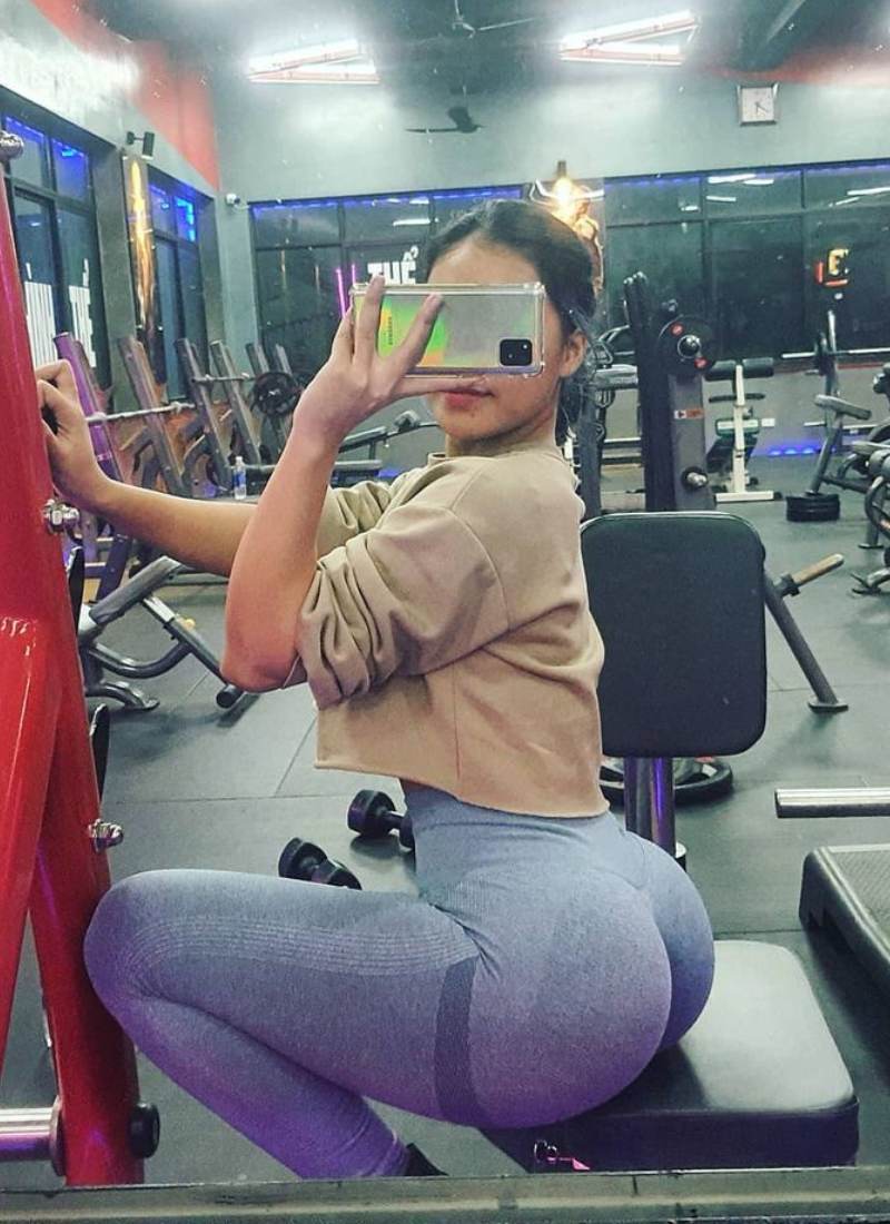 hình ảnh gái mông to tập gym