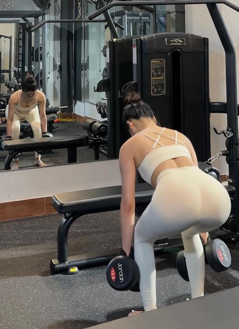 hình ảnh gái mông to tập gym