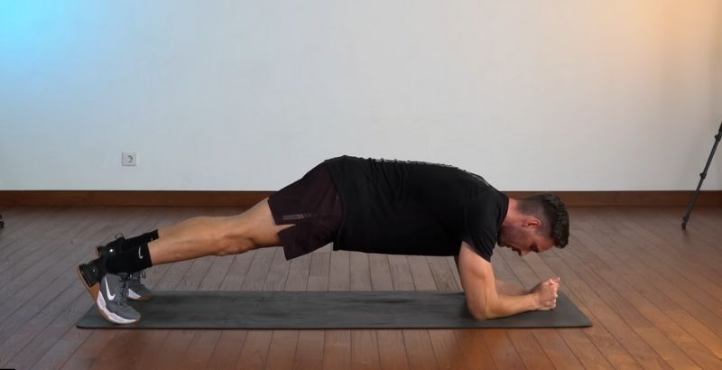 bài tập cơ bụng 6 múi học sinh plank hold