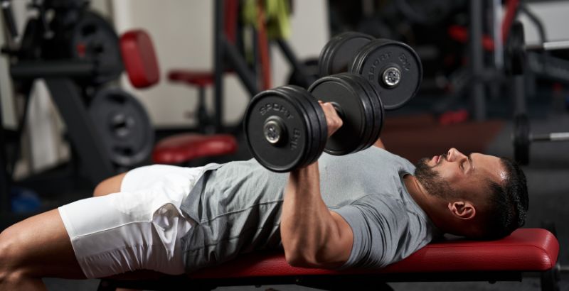 Tư thế tập Dumbbell Chest Press
