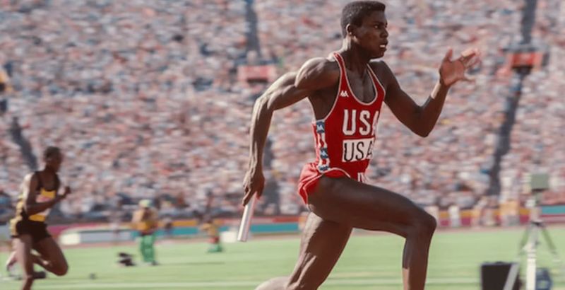 Carl Lewis, một trong những vận động viên không thể không nhắc đến