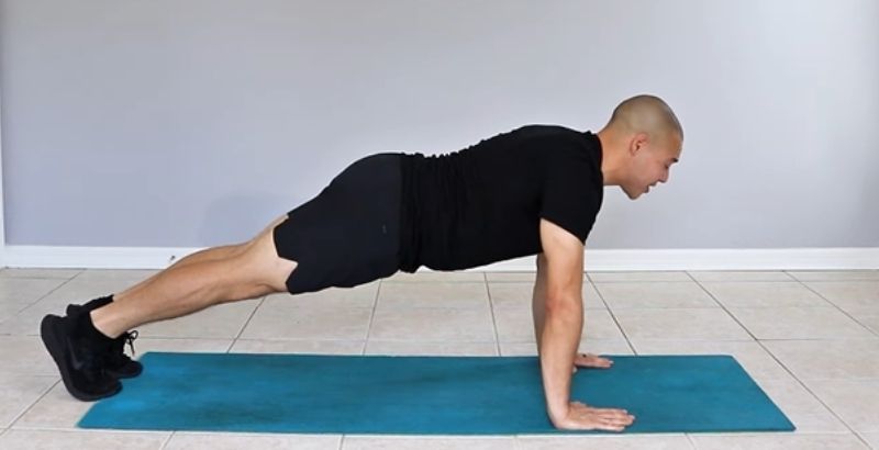 Tư thế chuẩn bị cho bài tập Plank nhảy (Plank jacks)