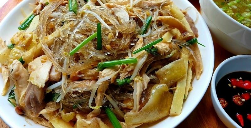 Miến dong trộn ức gà (hình ảnh mang tính chất minh họa)