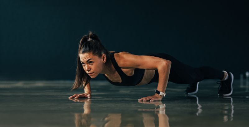 Hít đất tiếng anh là push-up