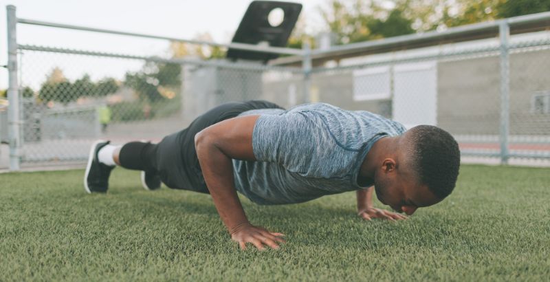 Tư thế thực hiện biến thể Push Up Hold